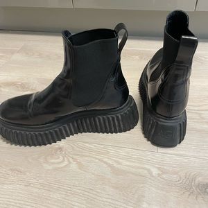 AGL ankle boot. Black size 39